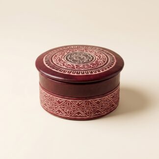 Round leather jewellery box Hand Embossed