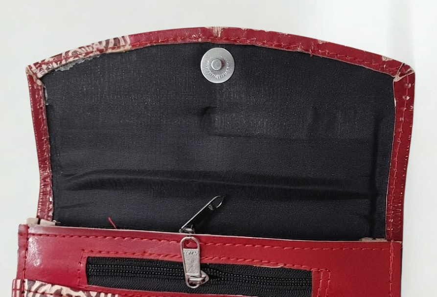 leather purse with zipper interior
