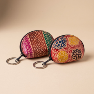 Hand embossed genuine leather keyring with coin purse